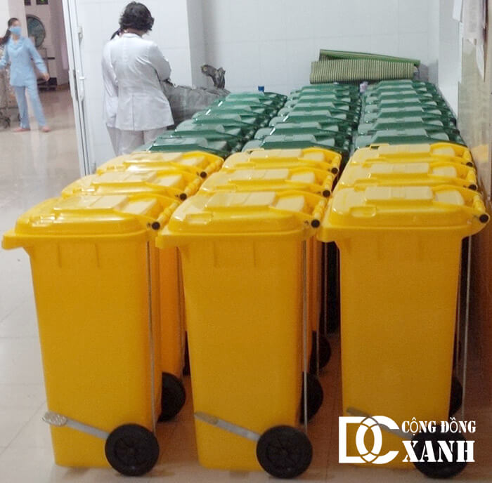 Cung cấp thùng rác cho các bệnh viện
