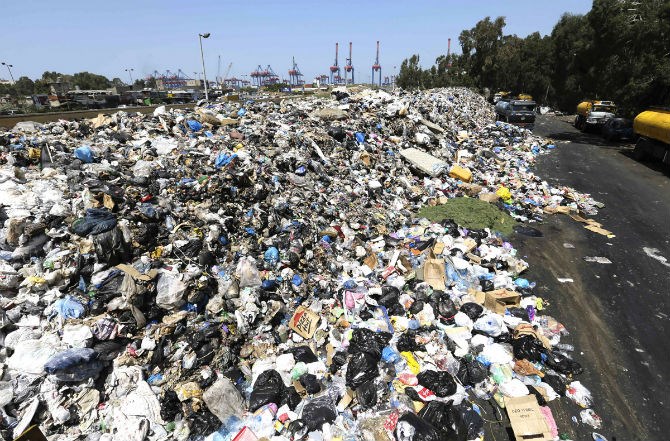 Biểu tình đòi chính phủ Liban từ chức vì … rác thải